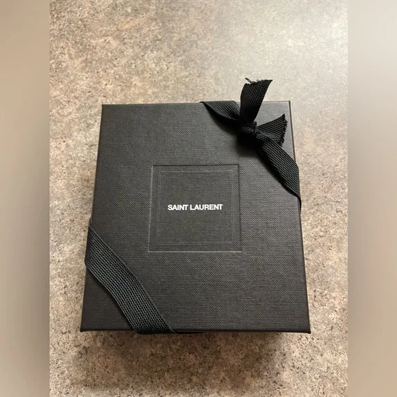 YSL Cassandre Twist Pendant Necklace - Picture 7 of 8